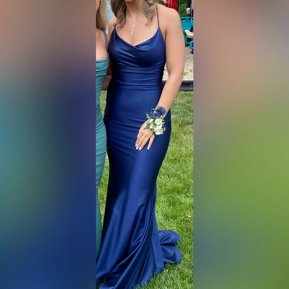 PROM SEASON, make an offer!
Gorgeous navy shimmer prom gown - Picture 1 of 9